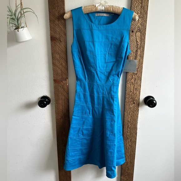 New Andrew Marc New York Teal Blue Fit and Flare Sleeveless Dress Size 2 Belted - Picture 12 of 15